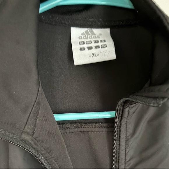 Vintage Y2K Adidas Women's Black Windbreaker Jacket with Three Purple Stripes - Picture 3 of 5